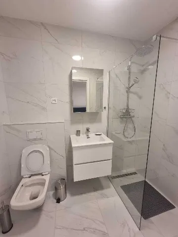 Sea-View Apartment with Terrace in Vir for 4