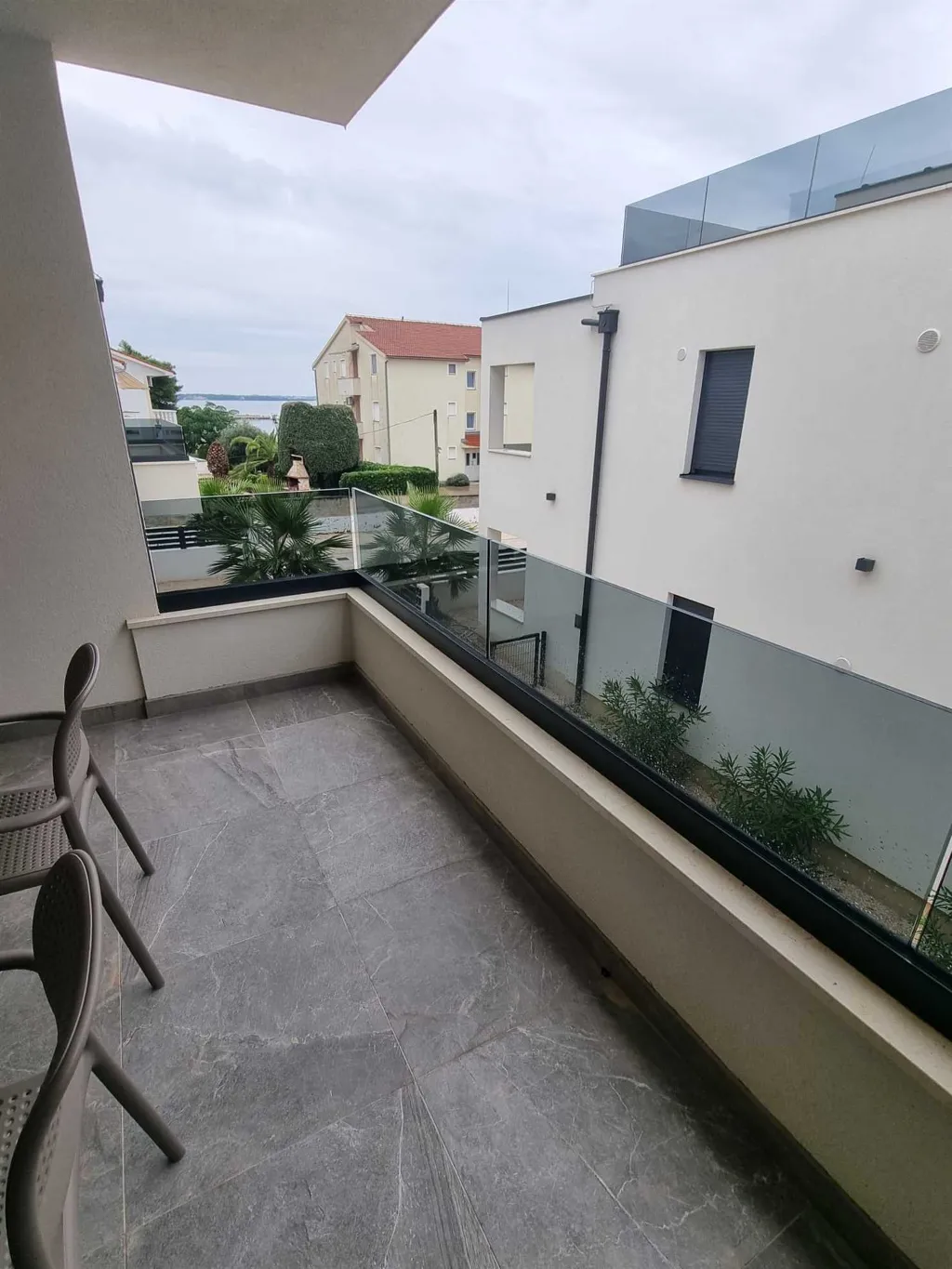Sea-View Apartment with Terrace in Vir for 4