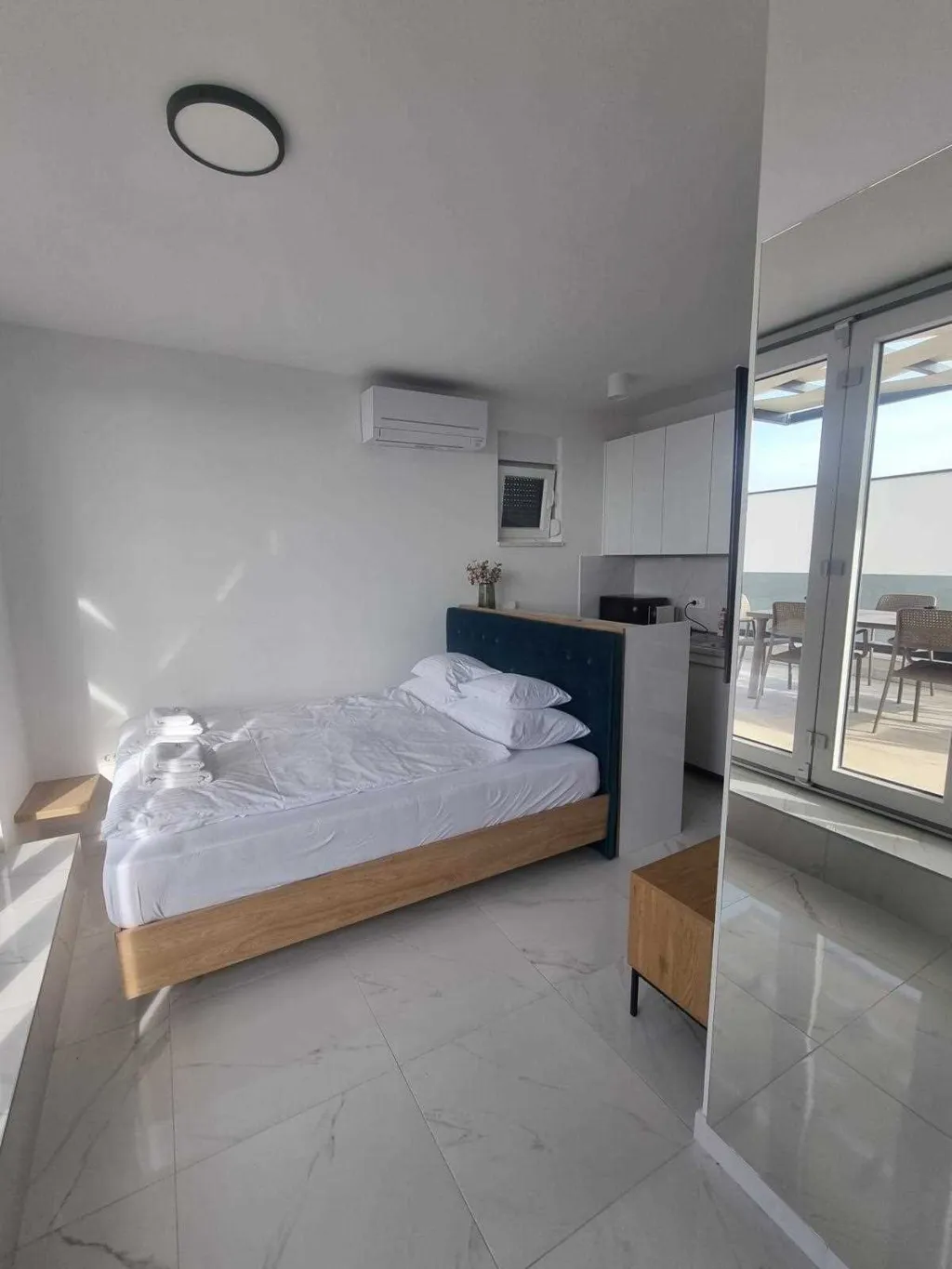Sea-View Studio Apartment in Vir, Croatia