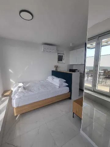 Sea-View Studio Apartment in Vir, Croatia