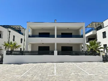 Two-Bedroom Apartment in Vir with Terrace & Sea View