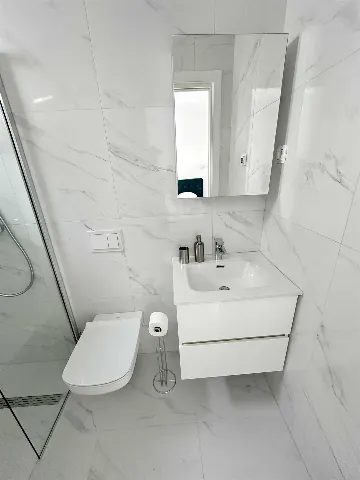 2-Bedroom Apartment with Sea View in Vir