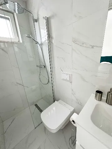 2-Bedroom Apartment with Sea View in Vir