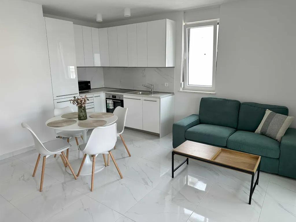 2-Bedroom Apartment with Sea View in Vir