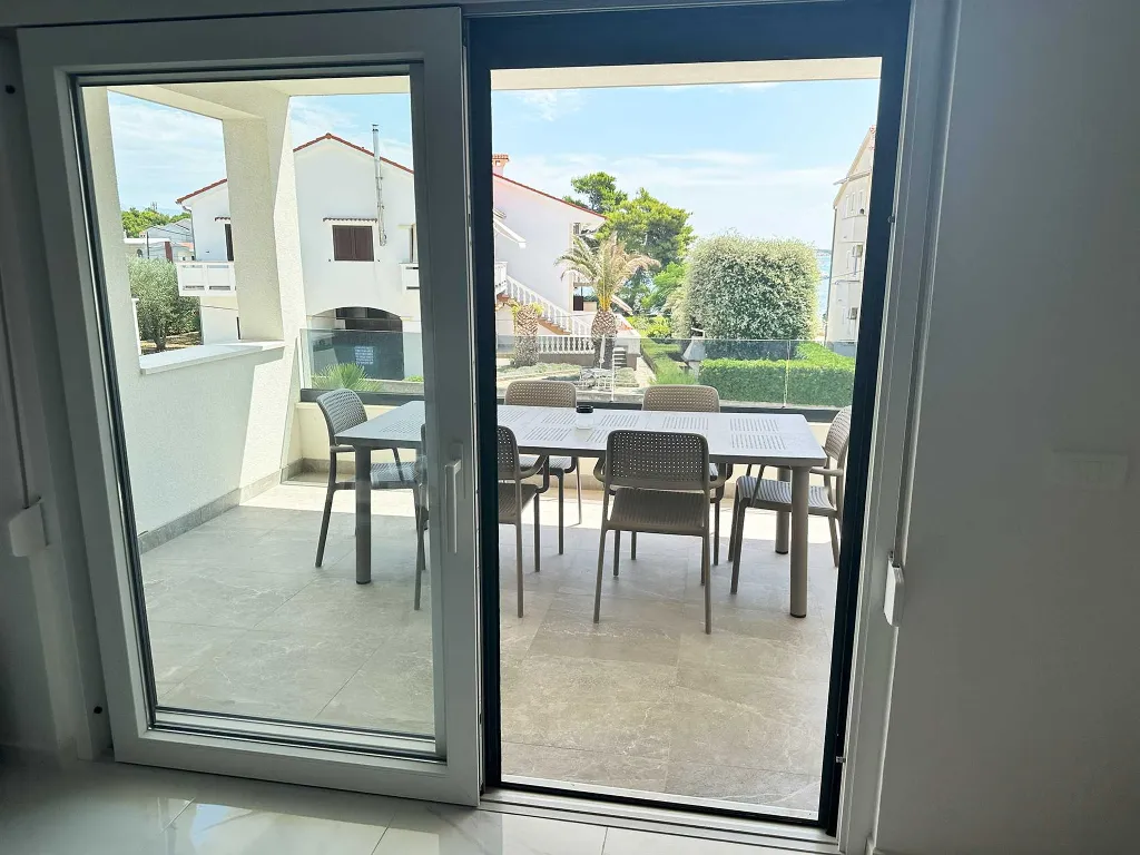 2-Bedroom Apartment with Sea View in Vir