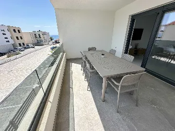 2-Bedroom Apartment with Sea View in Vir