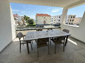 Two-Bedroom Apartment in Vir with Balcony Sea View