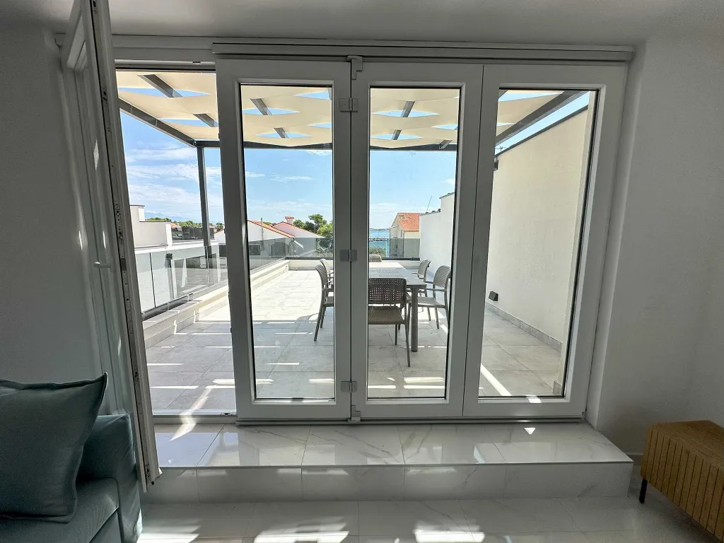 Studio Apartment with Private Terrace in Vir