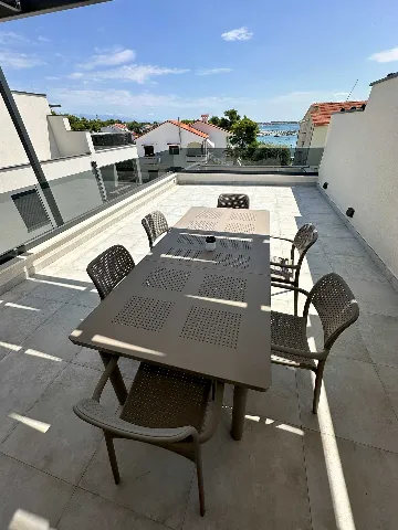 Studio Apartment with Private Terrace in Vir