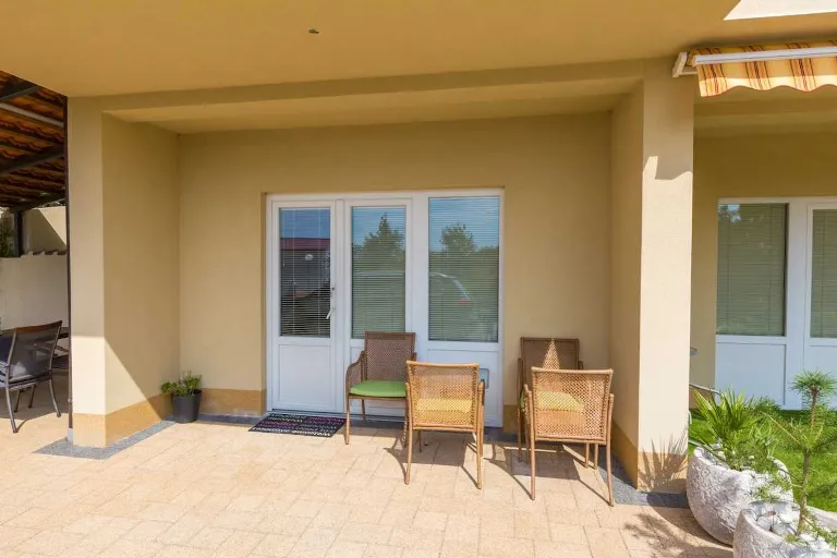 Thumbnail 16