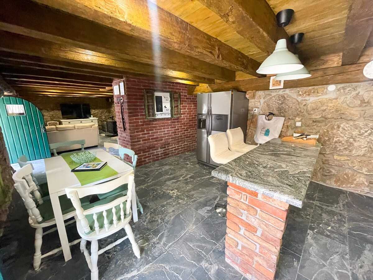 Tradicionalna primorska kuća za odmor Paun