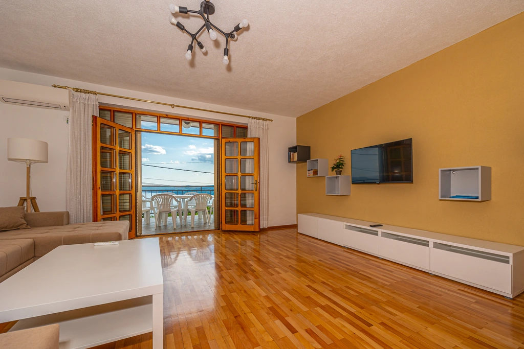 Apartment Mistral 3