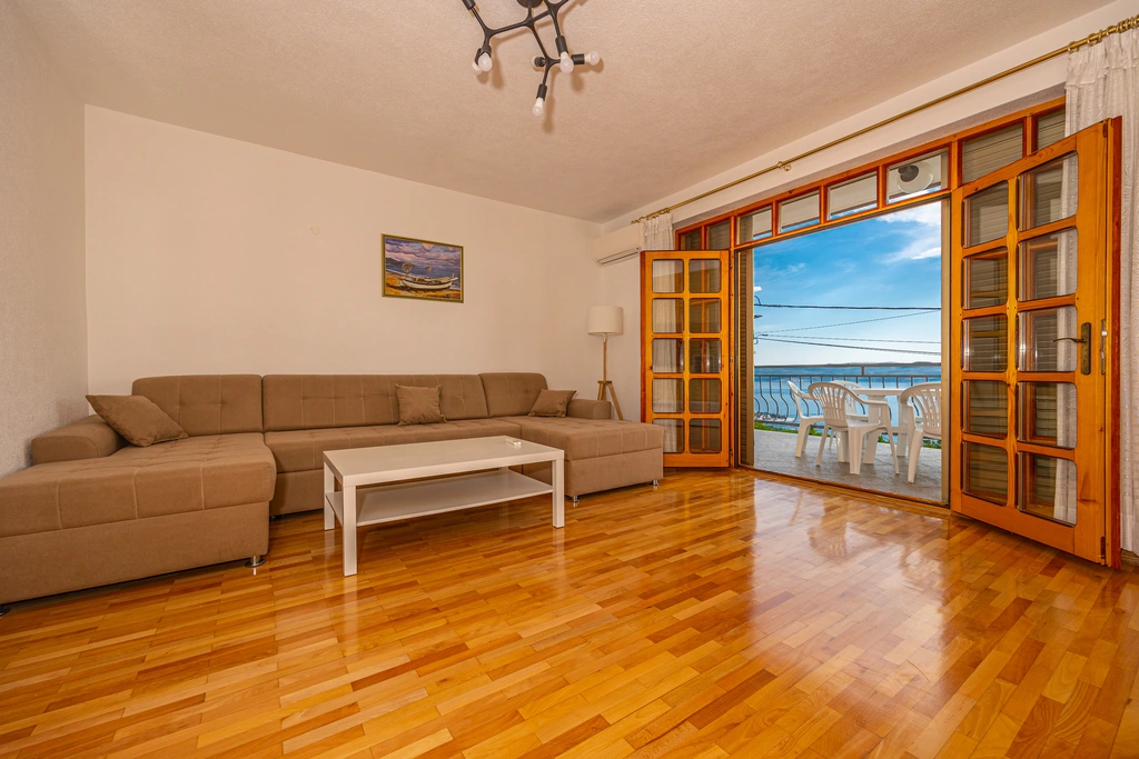 Apartment Mistral 3