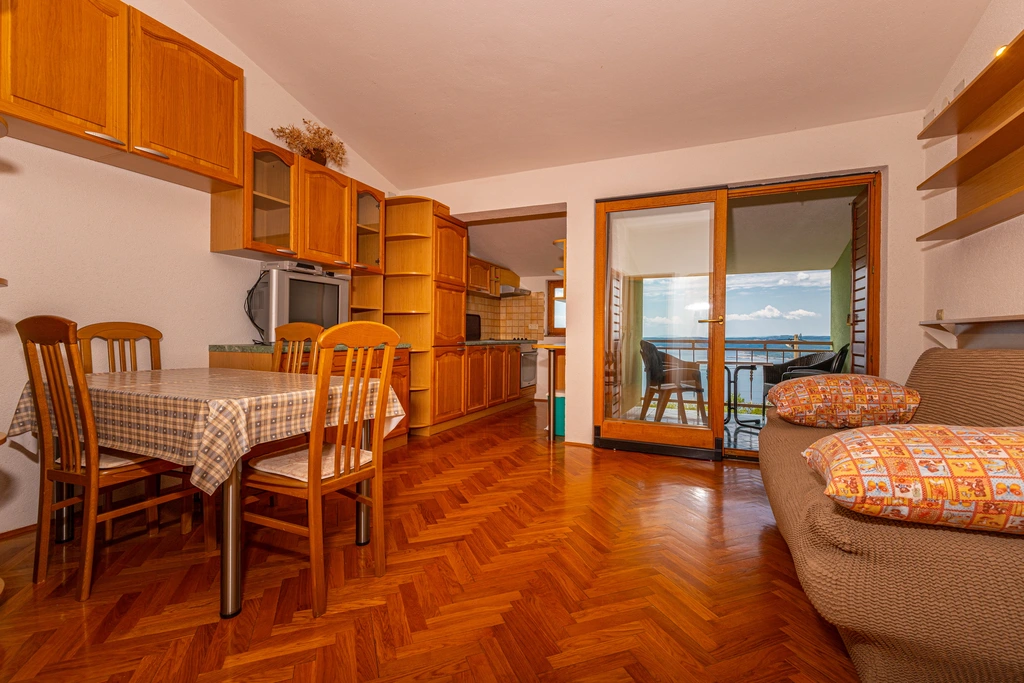 Apartment Mistral 4
