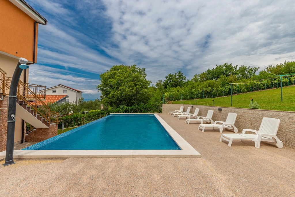 Apartment Mistral 4