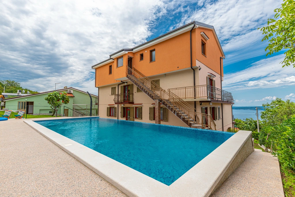 Apartment Mistral 4
