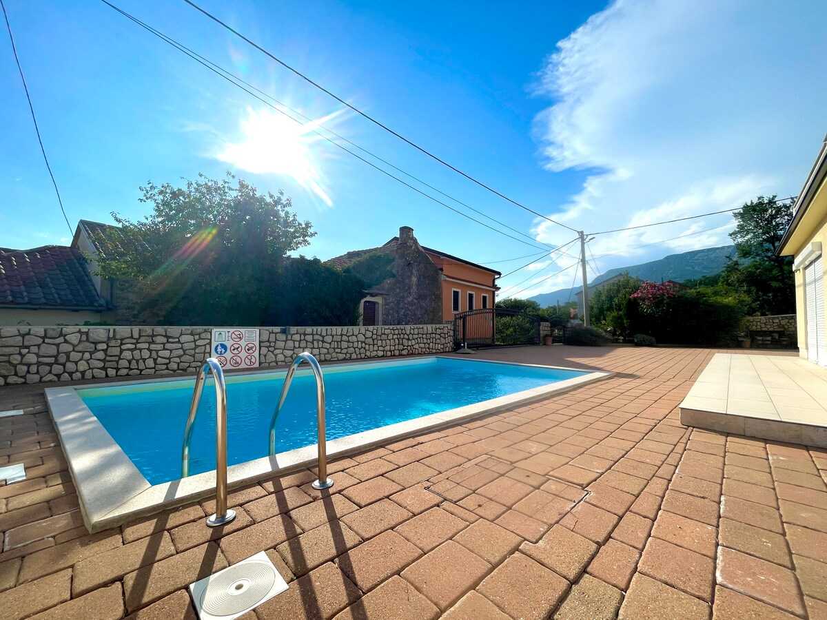 Villa Eternity
