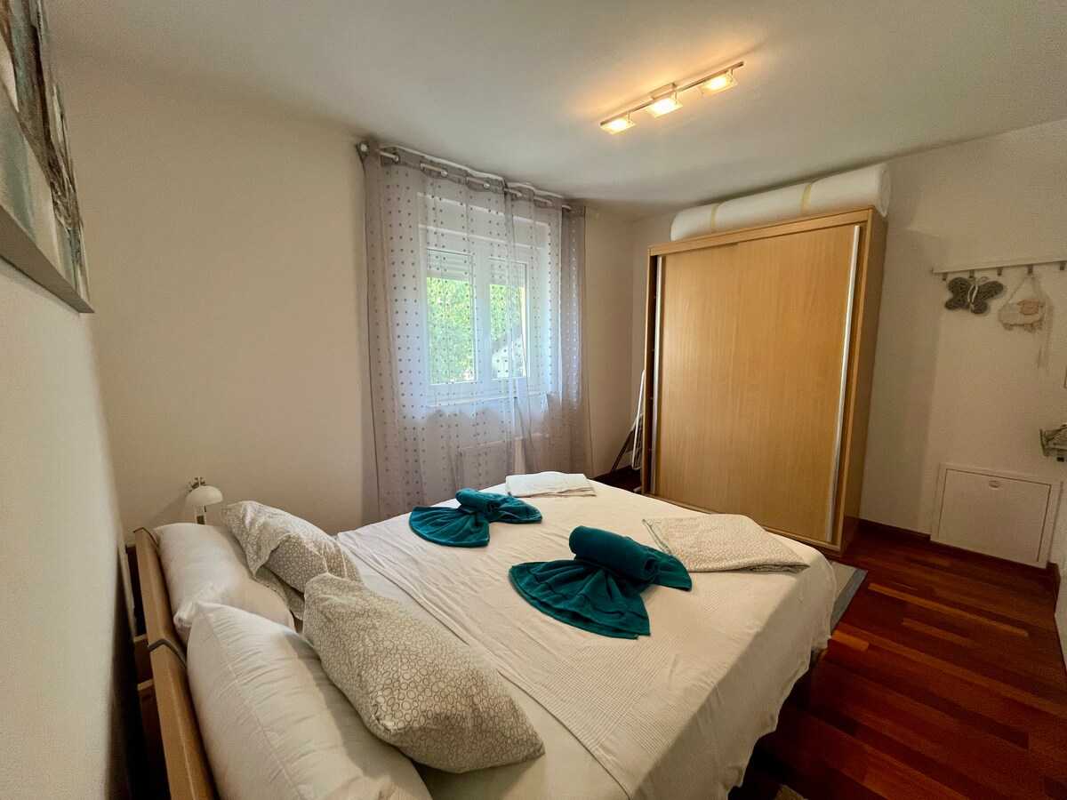 Apartment Picturesque Retreat
