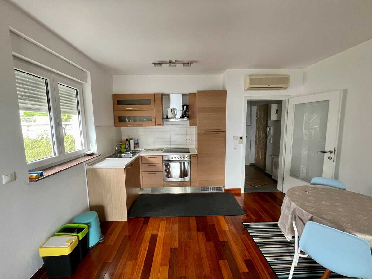 Apartment Picturesque Retreat