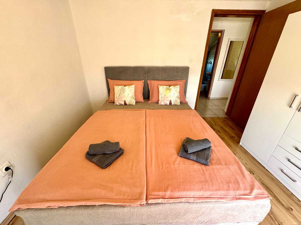 Apartman Lora 1