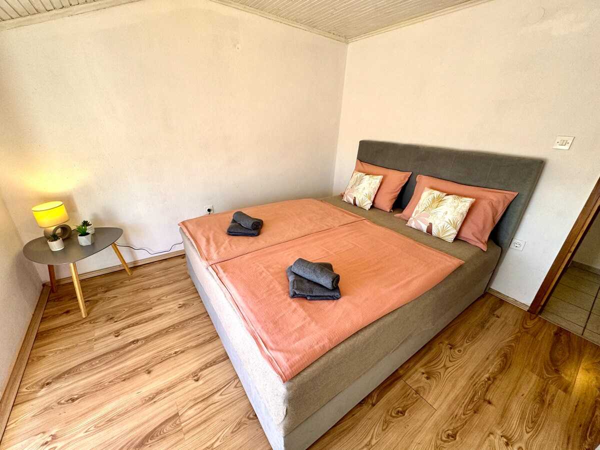 Apartman Lora 1