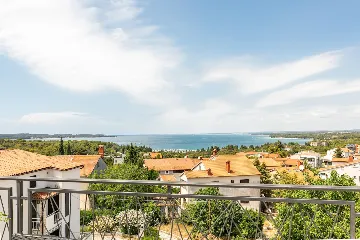 Condominium with Rooftop Jacuzzi in Pula