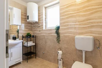 Condominium with Rooftop Jacuzzi in Pula