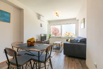 Condominium with Roof Terrace Jacuzzi in Pula