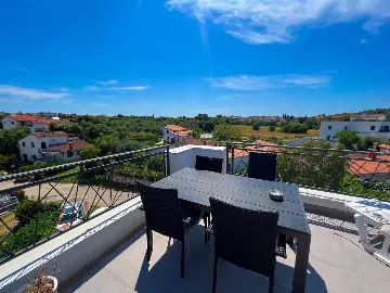 Condominium with Roof Terrace Jacuzzi in Pula