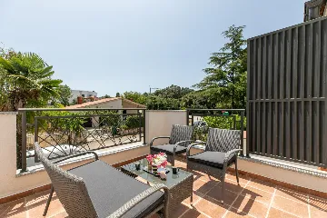 Condominium with Roof Terrace Jacuzzi in Pula