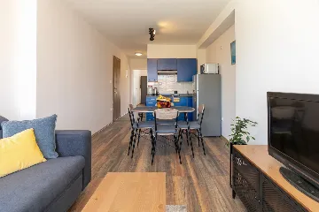 Condominium with Roof Terrace Jacuzzi in Pula