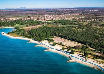 Condominium with Roof Terrace Jacuzzi in Pula