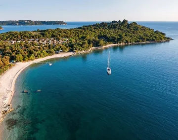 Condominium with Roof Terrace Jacuzzi in Pula