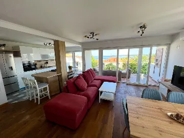 Serviced Apartment in Pula for 6 with Jacuzzi