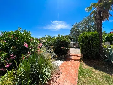 Serviced Apartment in Pula for 6 with Jacuzzi