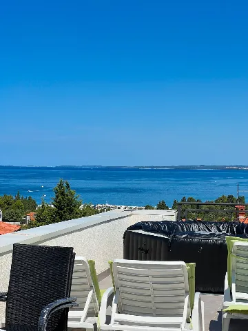 Serviced Apartment in Pula for 6 with Jacuzzi