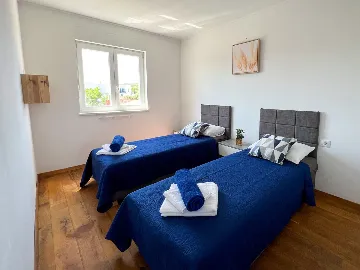 Serviced Apartment in Pula for 6 with Jacuzzi