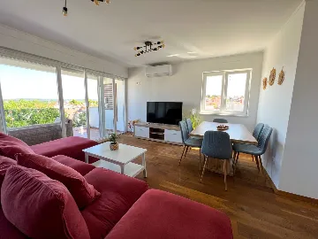 Serviced Apartment in Pula for 6 with Jacuzzi