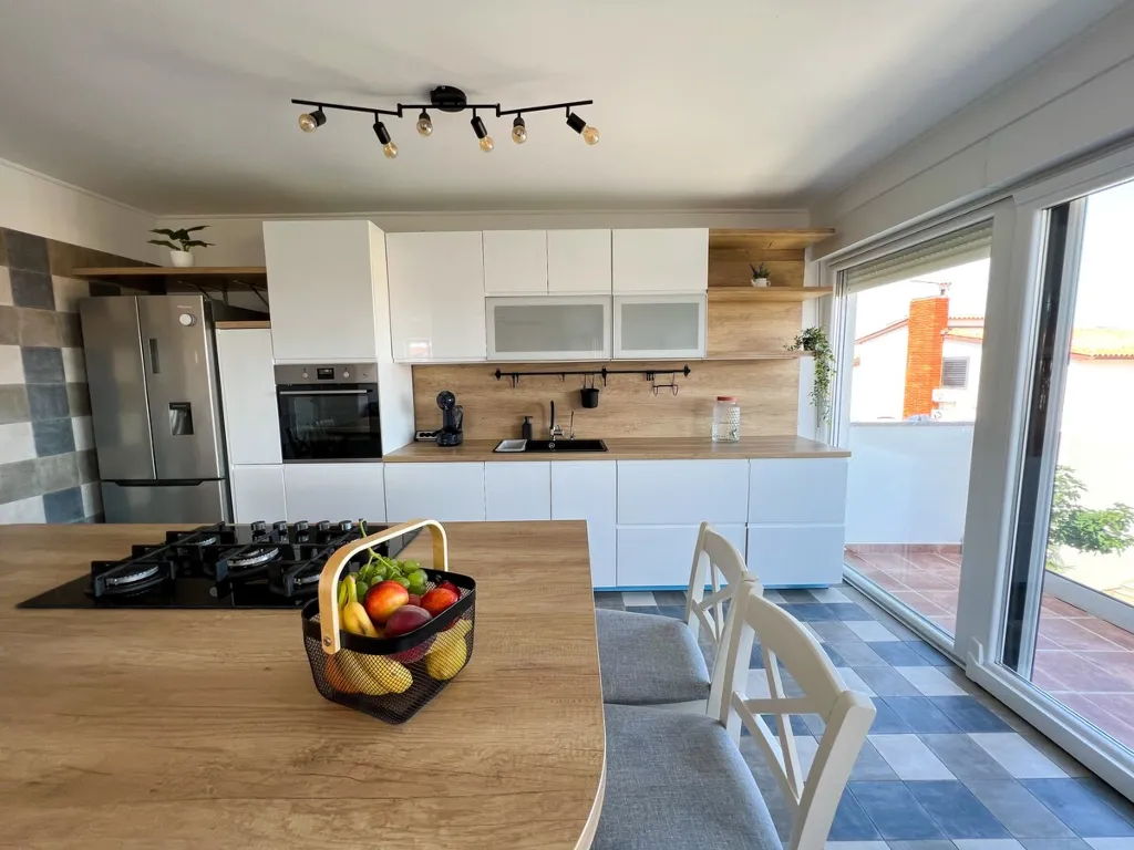 Serviced Apartment in Pula for 6 with Jacuzzi