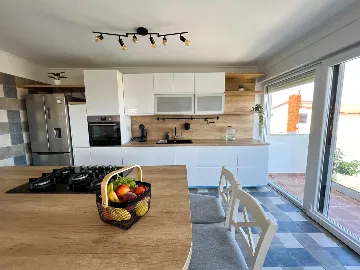 Serviced Apartment in Pula for 6 with Jacuzzi