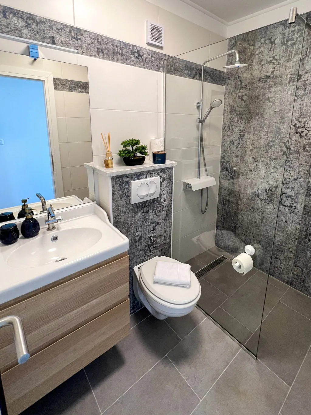 Serviced Apartment in Pula for 6 with Jacuzzi