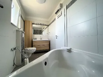 Serviced Apartment in Pula for 6 with Jacuzzi