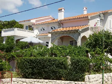 Sea View Apartment for 5 in Barbat-Rab