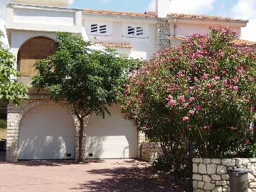 Sea View Apartment for 5 in Barbat-Rab