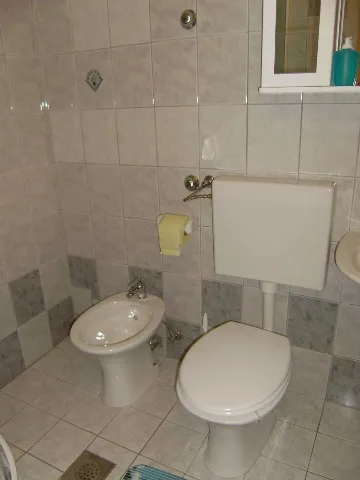 Sea View Apartment for 5 in Barbat-Rab