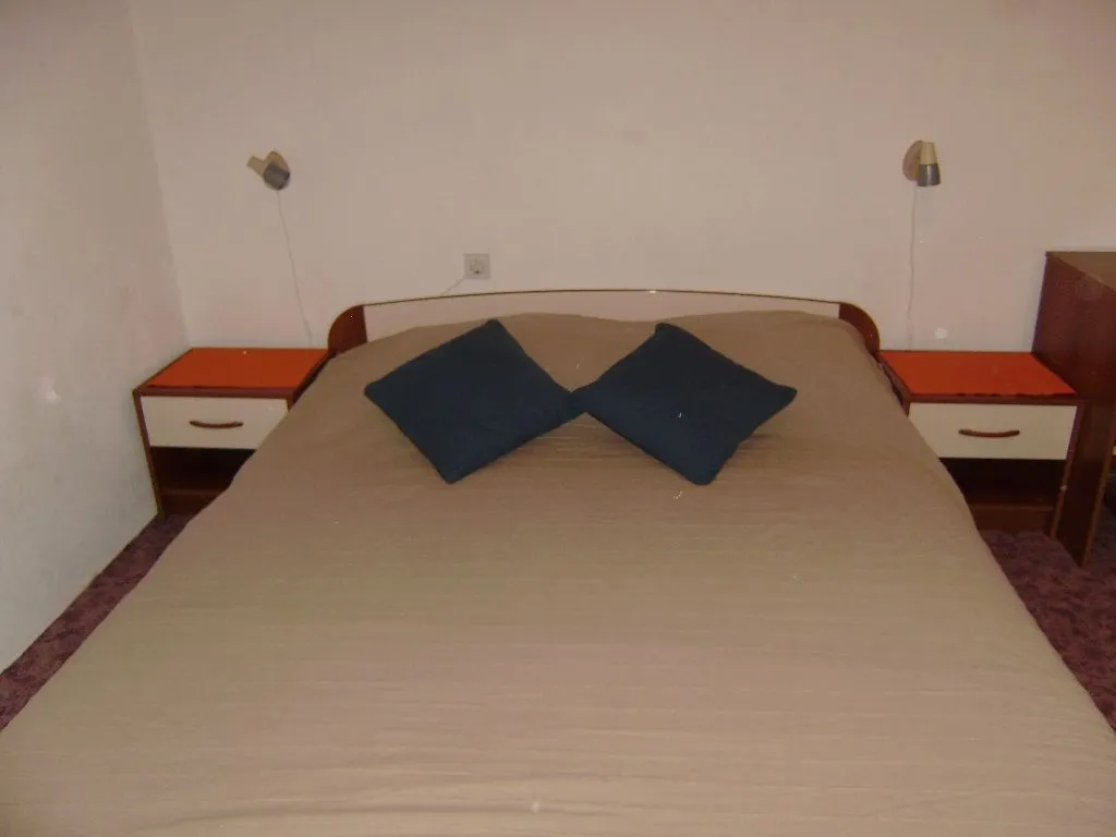 Sea View Apartment for 5 in Barbat-Rab