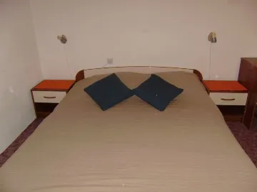 Sea View Apartment for 5 in Barbat-Rab