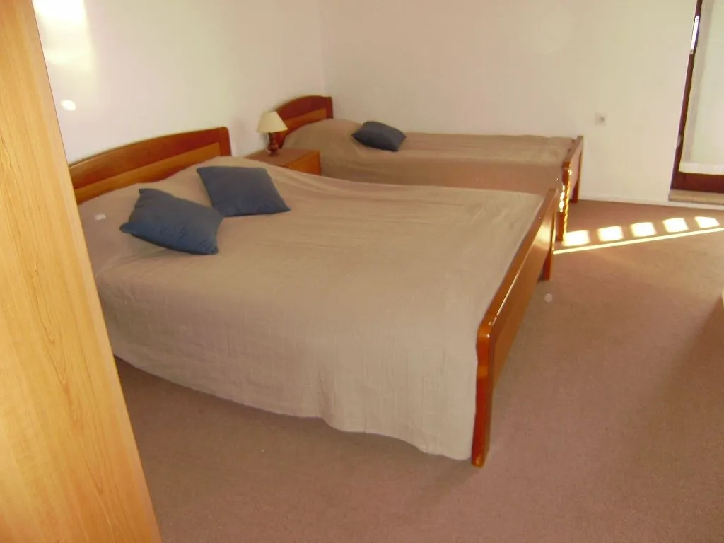 Sea View Apartment for 5 in Barbat-Rab