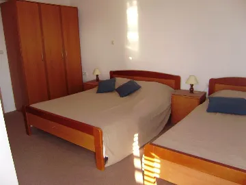 Sea View Apartment for 5 in Barbat-Rab