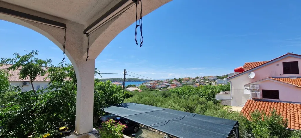 Sea View Apartment for 5 in Barbat-Rab